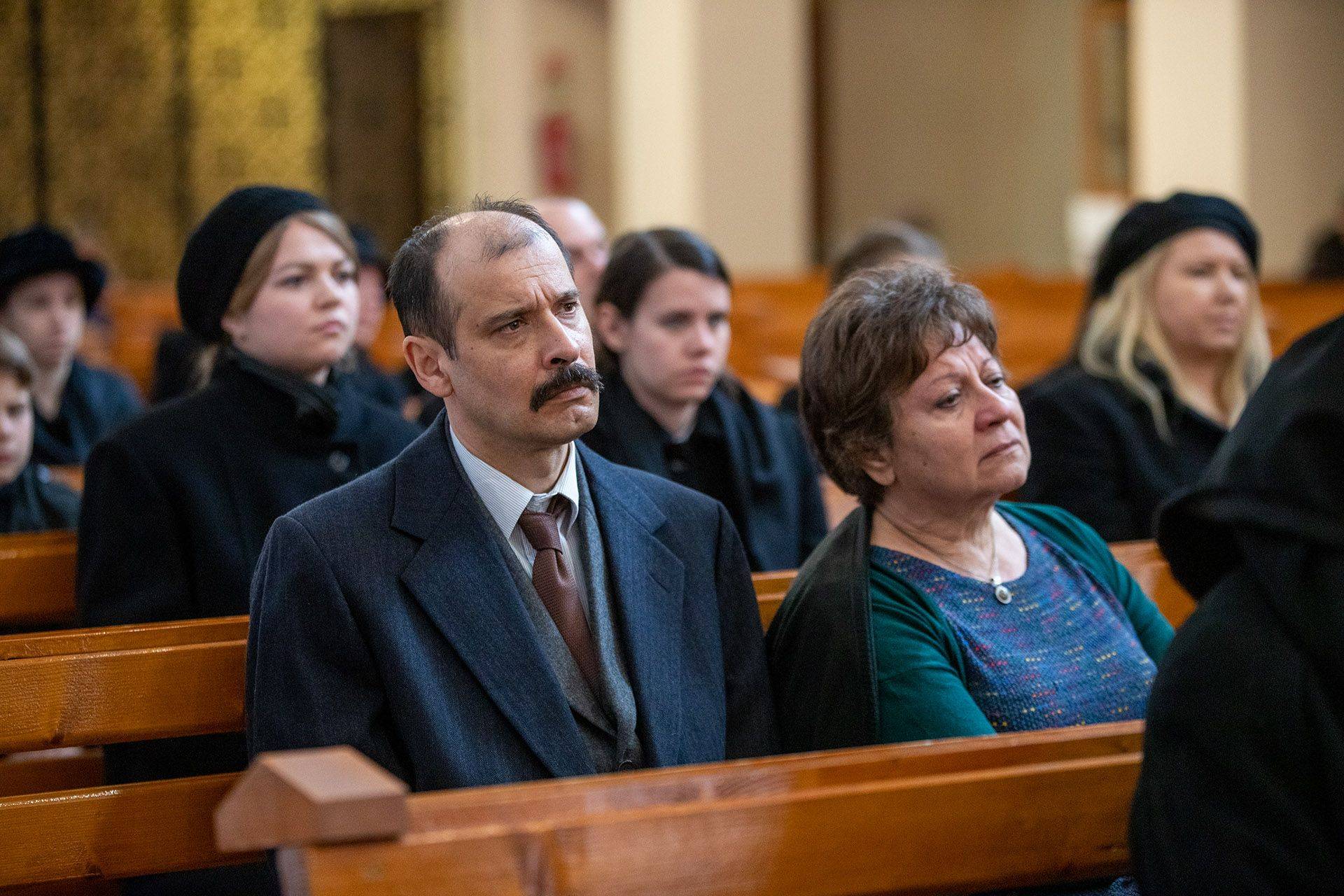 Kelemen Zoltán színészünk Prazsák Mihály püspököt alakítja. Brenner filmforgatás (temetés) fotó: Mészáros Zsolt