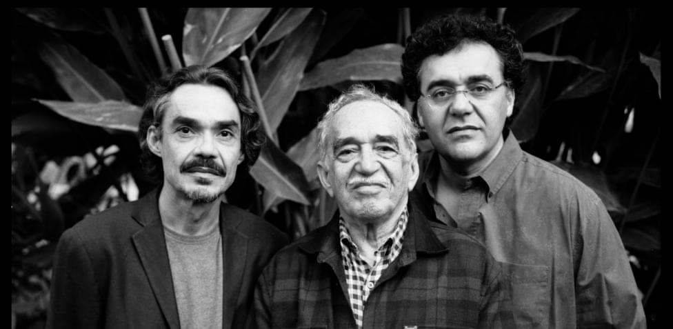 Gabriel Garcia Marquez két fiával, jobb oldalt Rodrigo fotó: internet