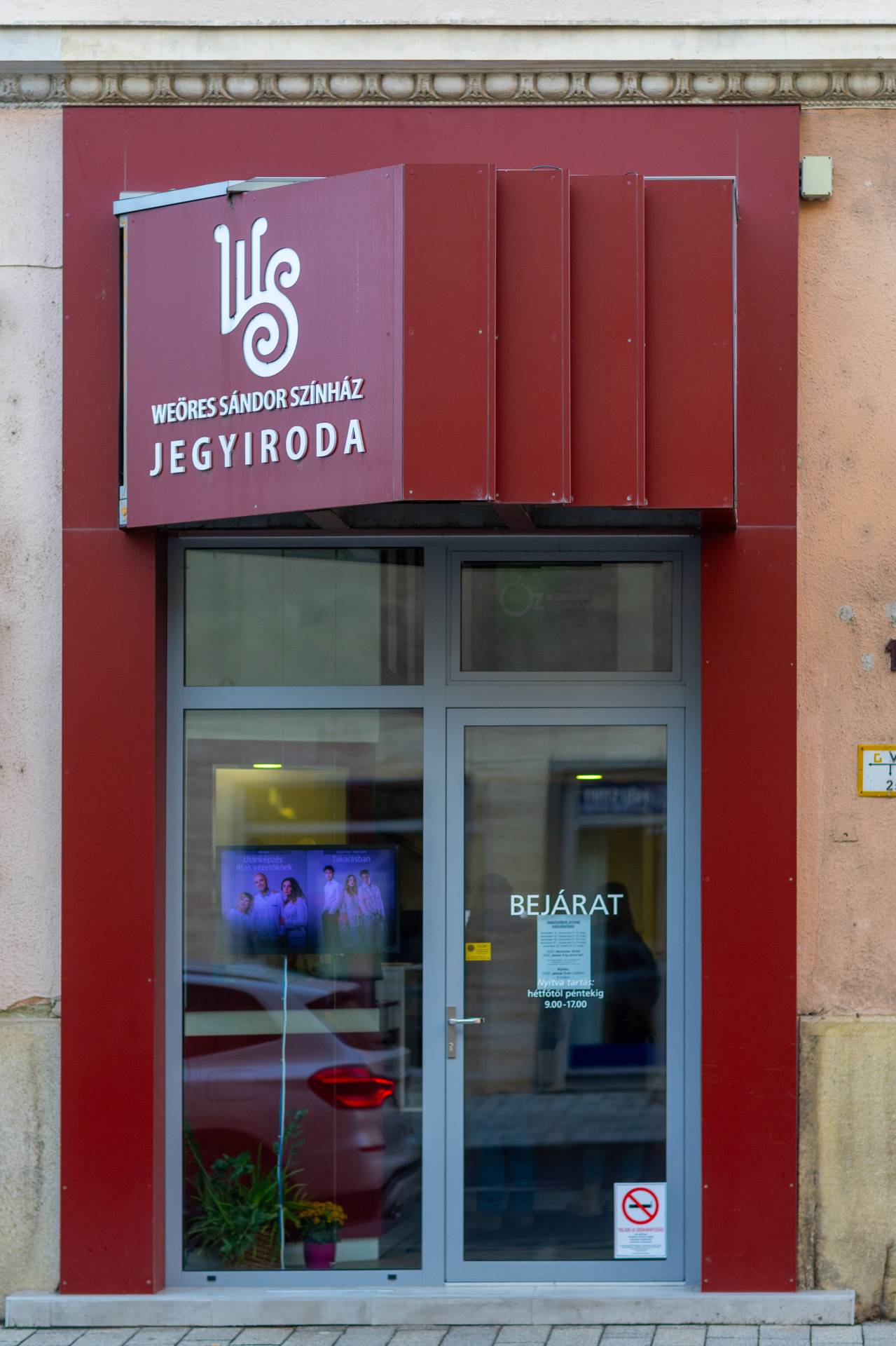 Jegyiroda fotó: Mészáros Zsolt